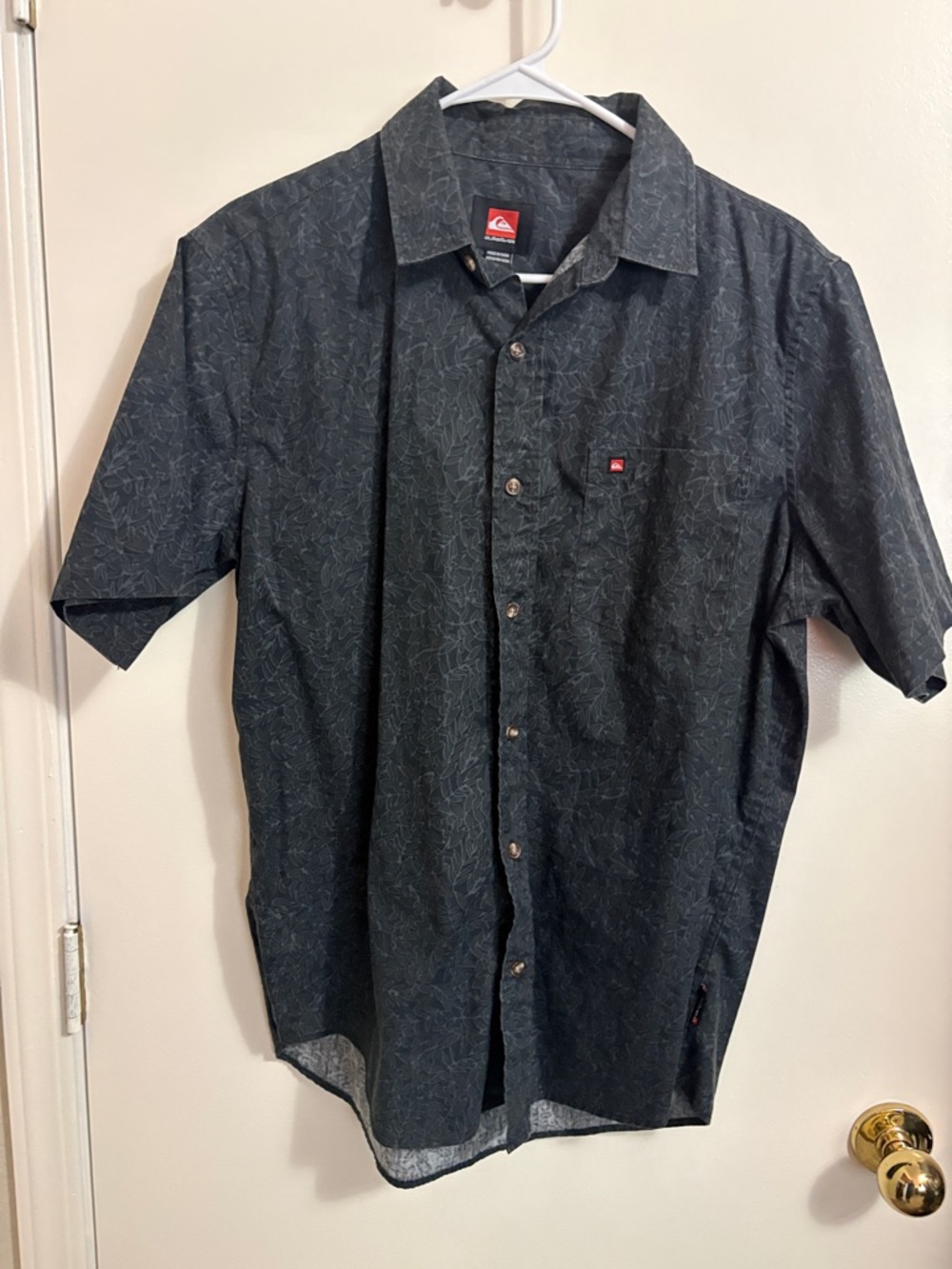 Quiksilver Men's Dark Charcoal Short-Sleeve Button-Up Shirt